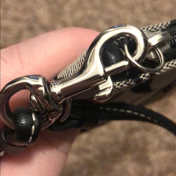 Coach wristlet - Picture 4 of 4